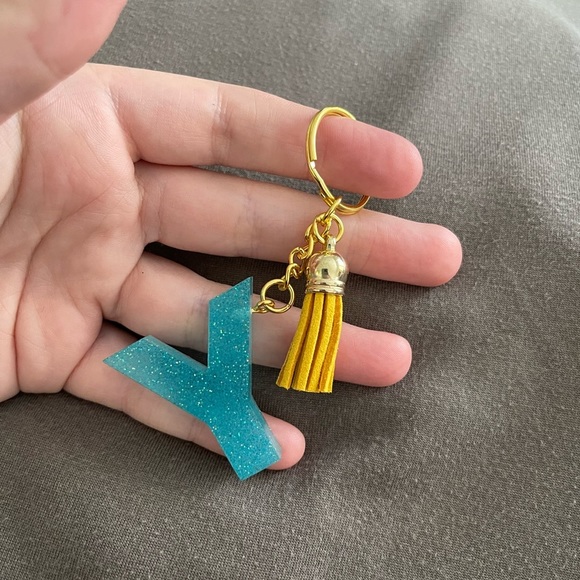 Handmade Letter "Y" Keychain - Picture 2 of 6